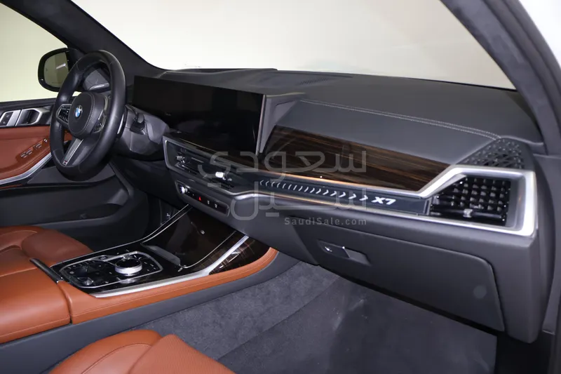 2025 بي ام دبليو الفئة اكس 7 إم كت