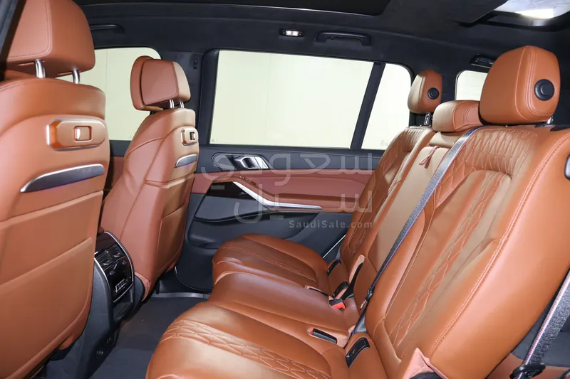 2025 بي ام دبليو الفئة اكس 7 إم كت