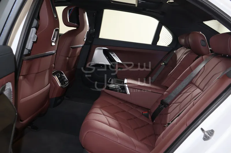 2026 بي ام دبليو الفئة السابعة 740أي