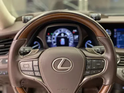 2020 لكزس إل إس 350