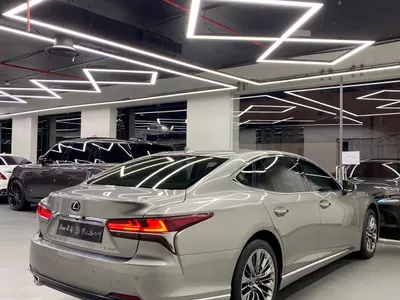 2020 لكزس إل إس 350