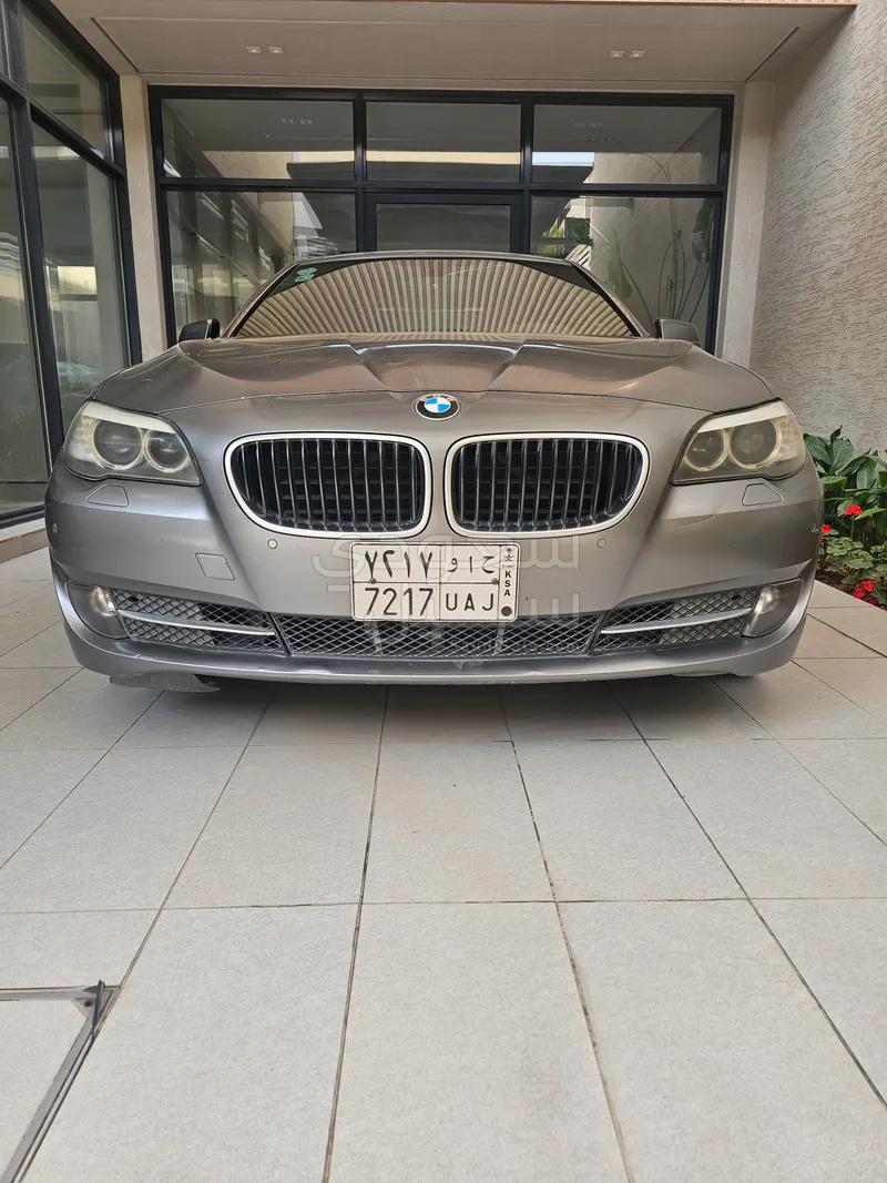 2013 بي ام دبليو الفئة الخامسة 530 أي