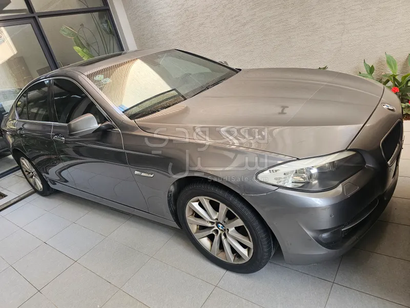 2013 بي ام دبليو الفئة الخامسة 530 أي