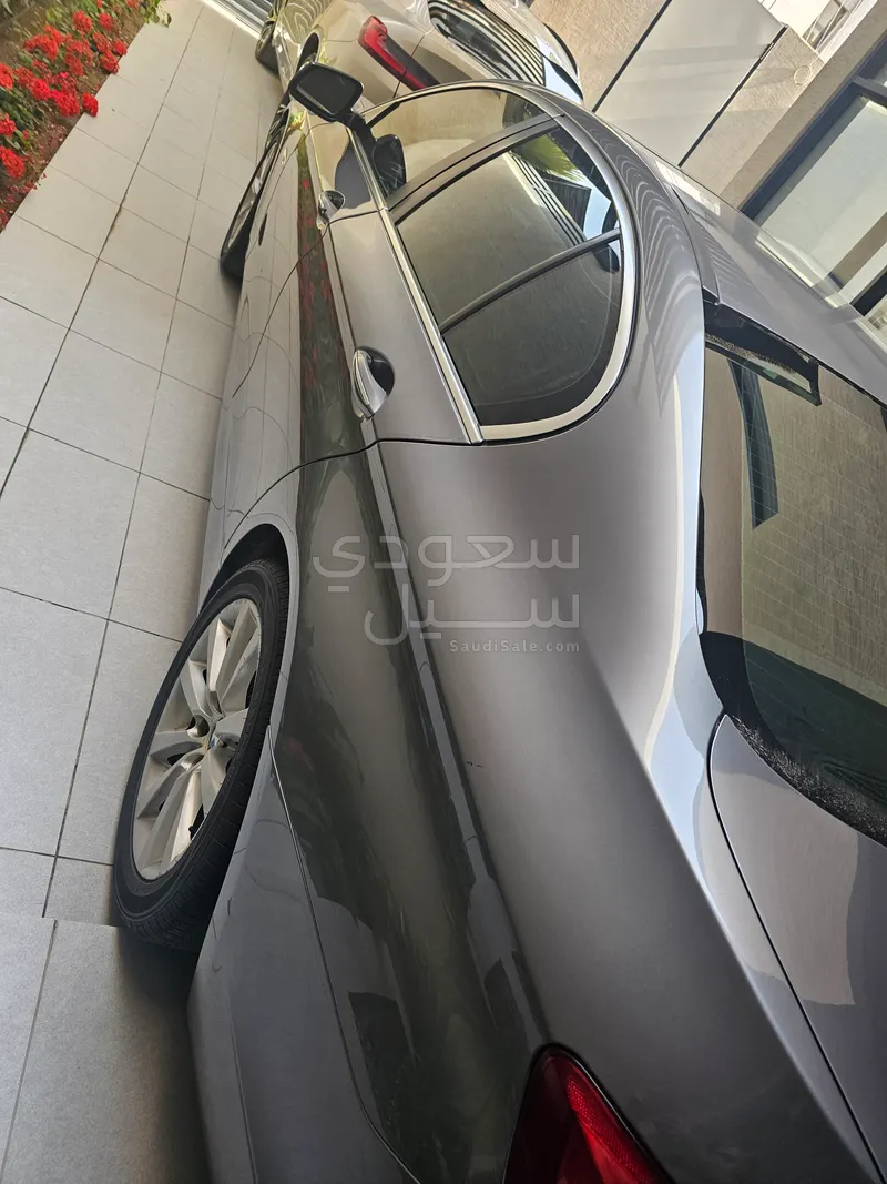 2013 بي ام دبليو الفئة الخامسة 530 أي