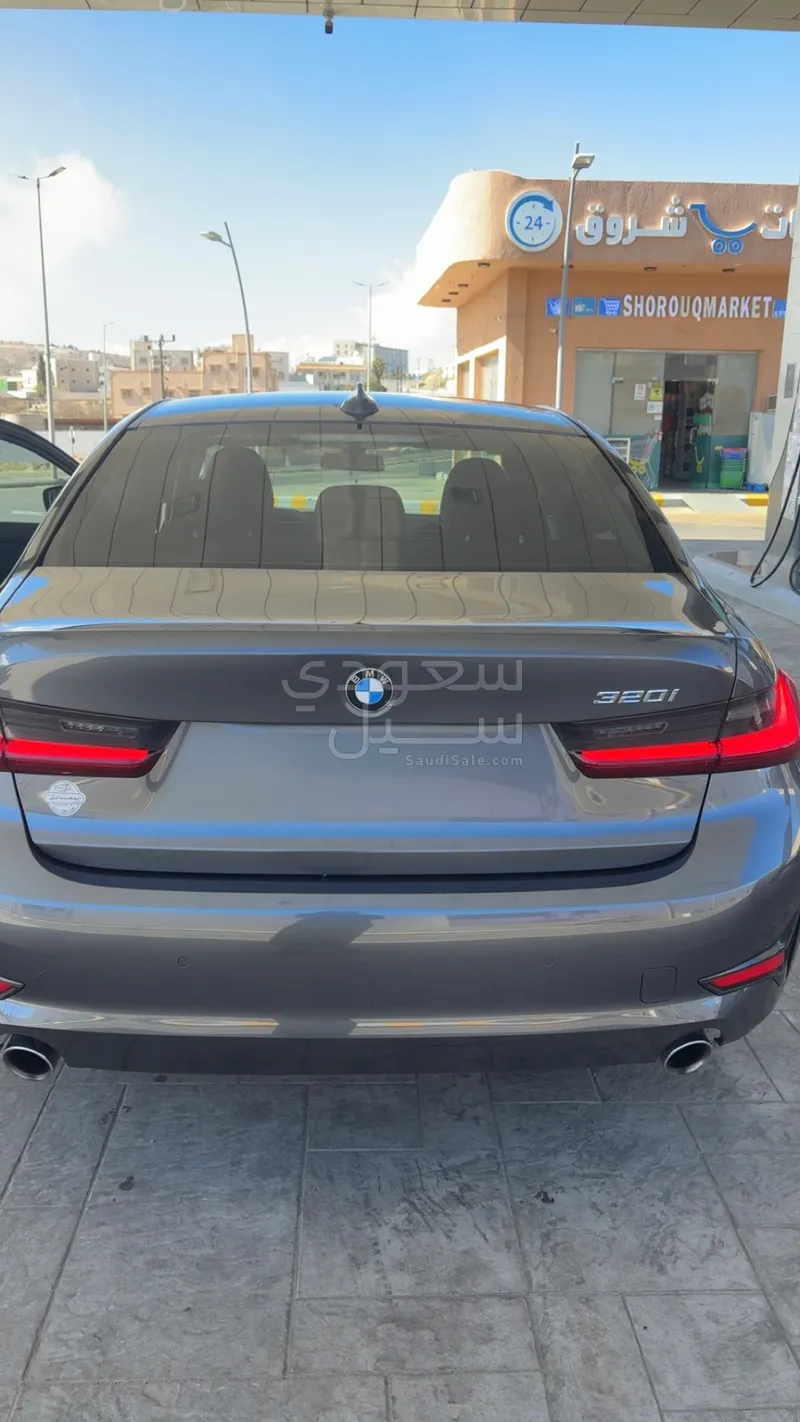 2022 بي ام دبليو الفئة الثالثة 320 أي