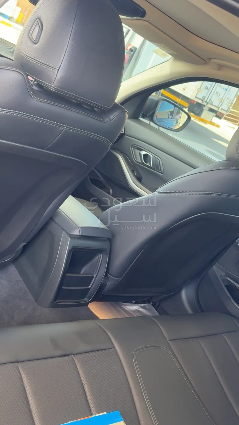 2022 بي ام دبليو الفئة الثالثة 320 أي