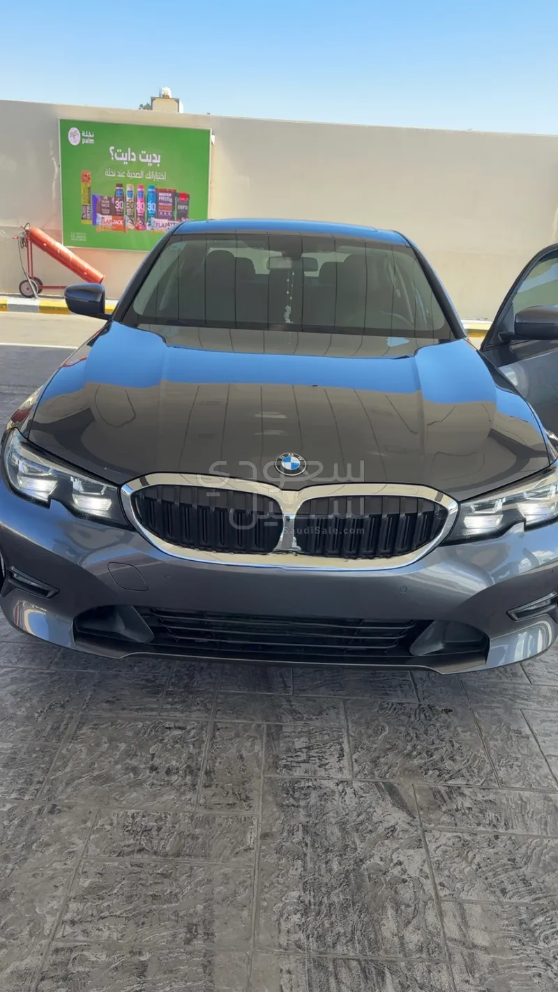 2022 بي ام دبليو الفئة الثالثة 320 أي