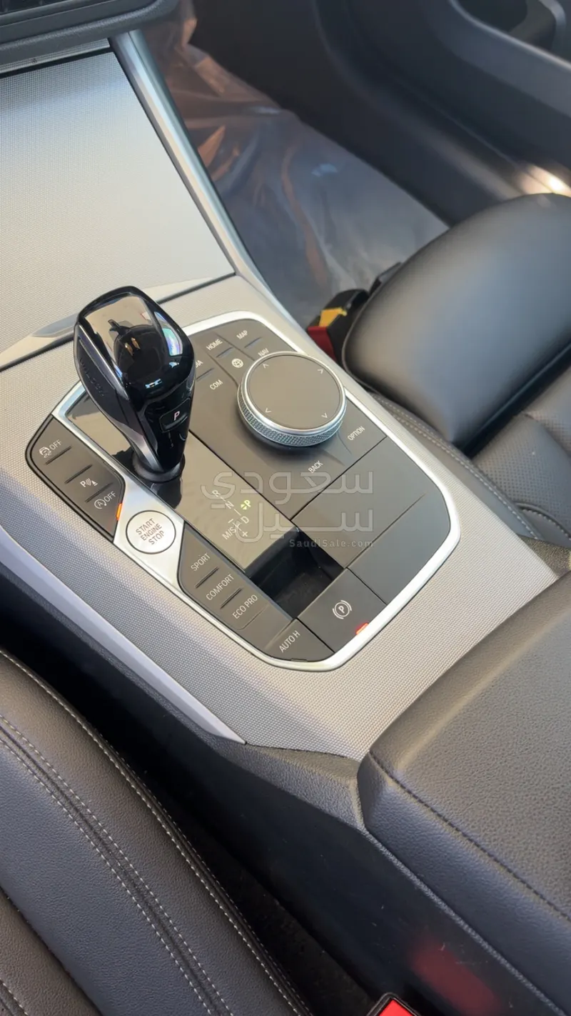 2022 بي ام دبليو الفئة الثالثة 320 أي