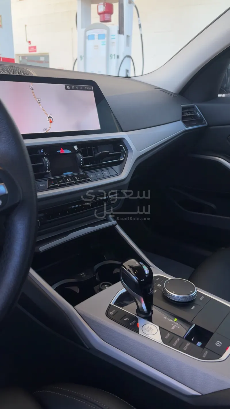 2022 بي ام دبليو الفئة الثالثة 320 أي