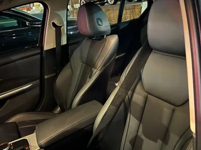 2022 بي ام دبليو الفئة الثالثة 320 أي