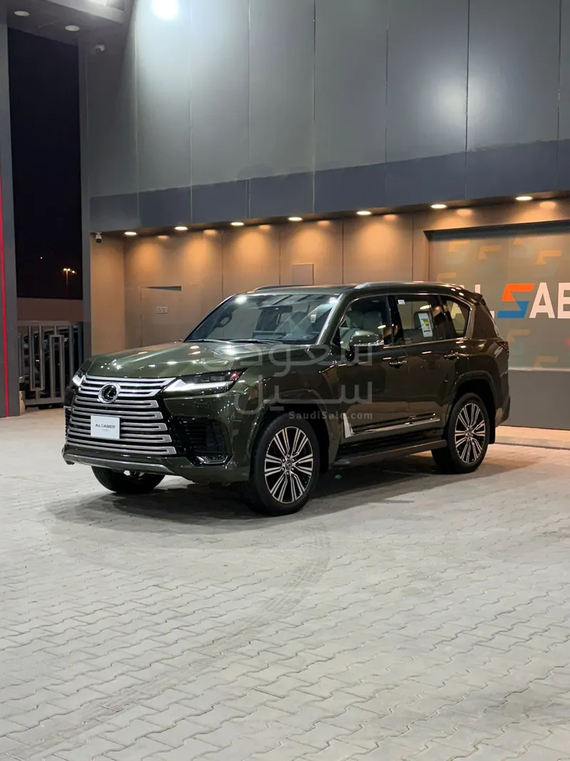 2025 لكزس إل إكس 600