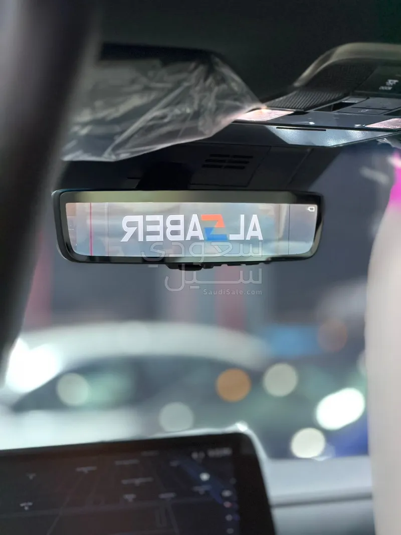 2025 لكزس إل إكس 600