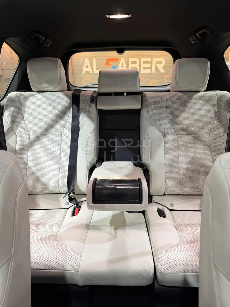 2025 لكزس إل إكس 600