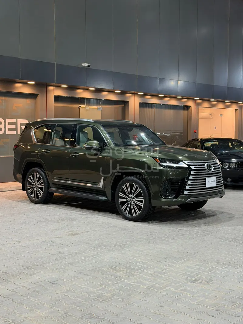 2025 لكزس إل إكس 600