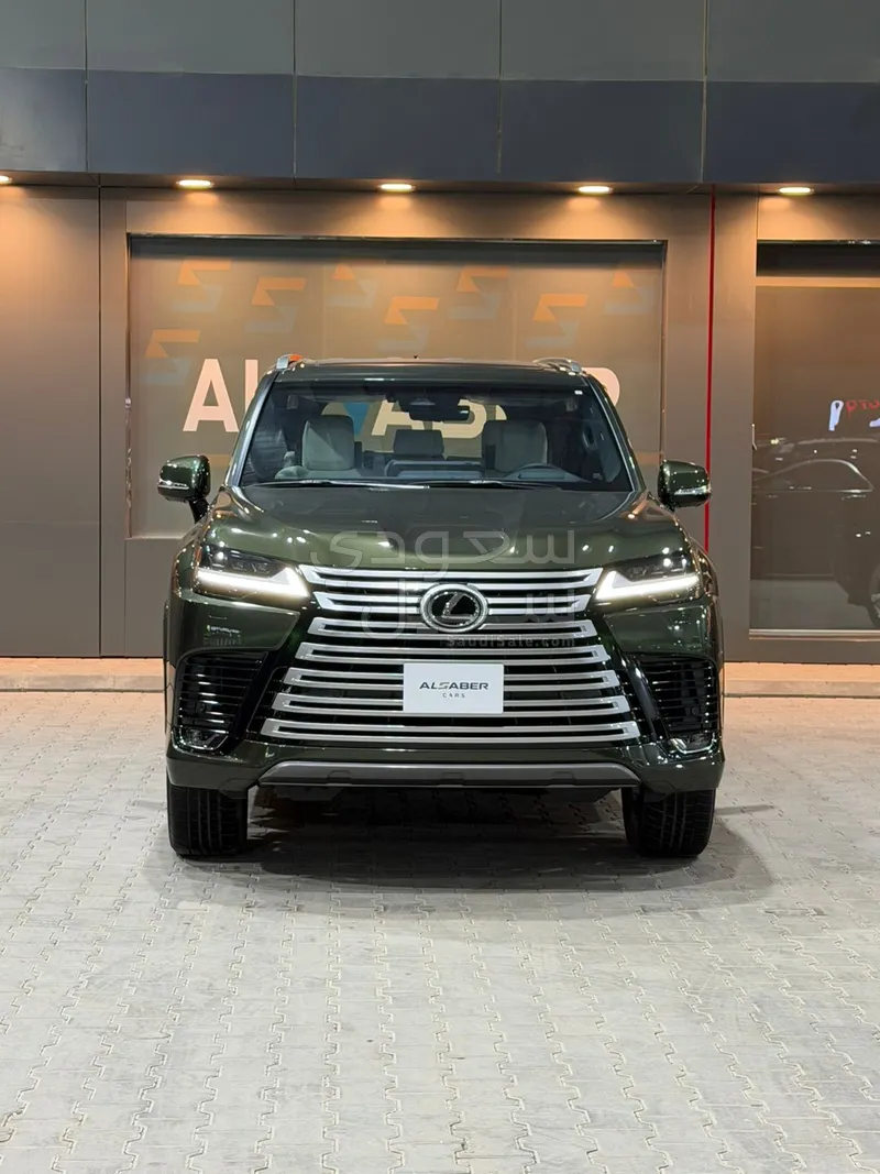 2025 لكزس إل إكس 600