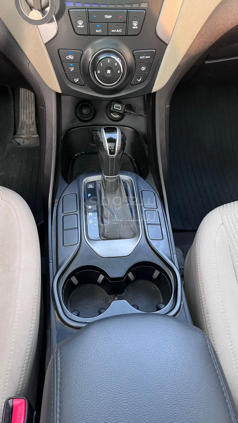 2014 هيونداي سانتا في