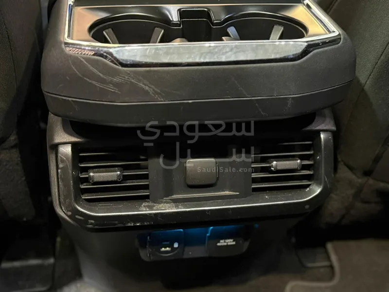 2021 فورد اف 150 اكس ال تي