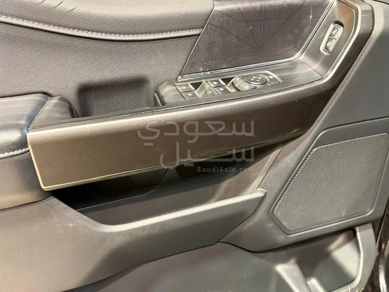 2021 فورد اف 150 اكس ال تي