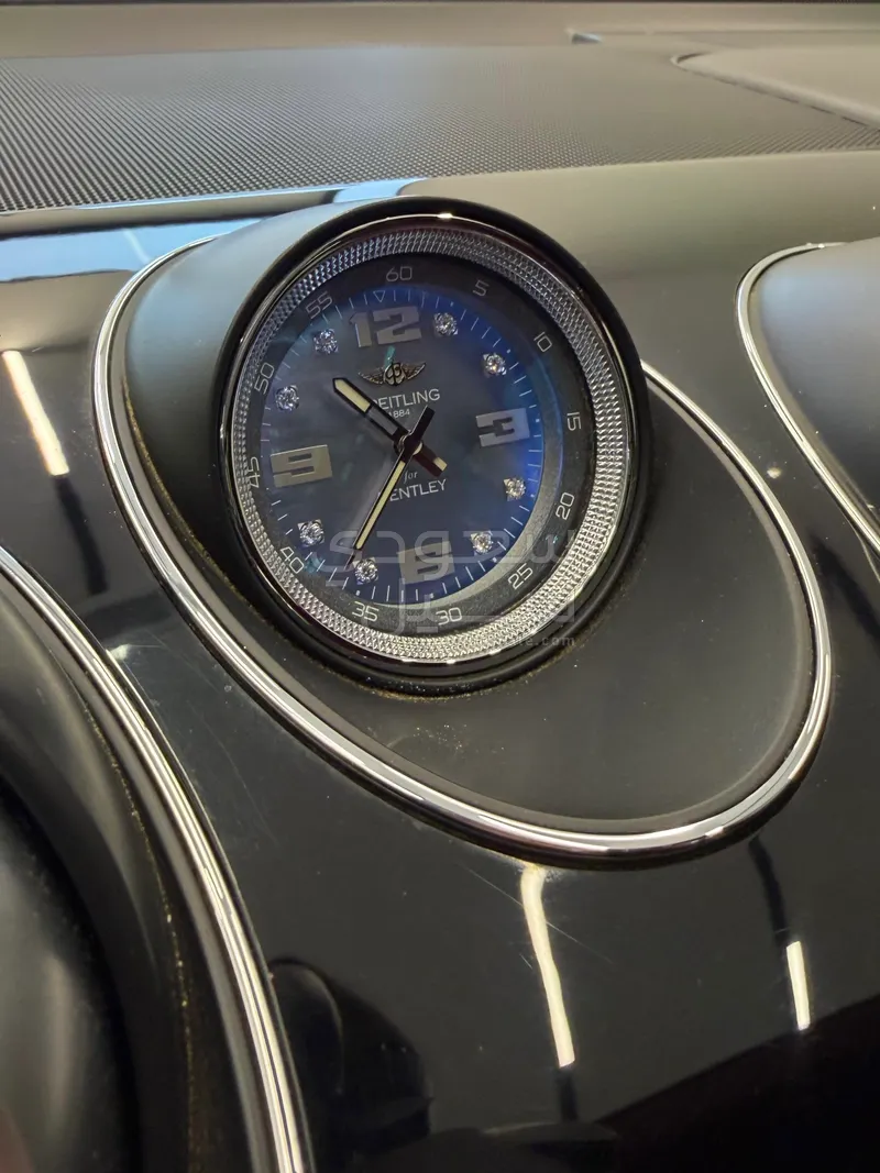 2018 بنتلي بنتايجا الاصدار الاسود