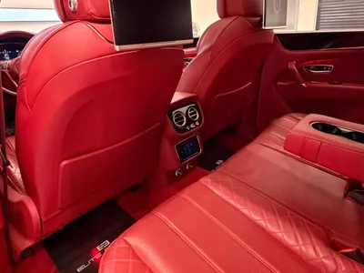 2018 بنتلي بنتايجا الاصدار الاسود