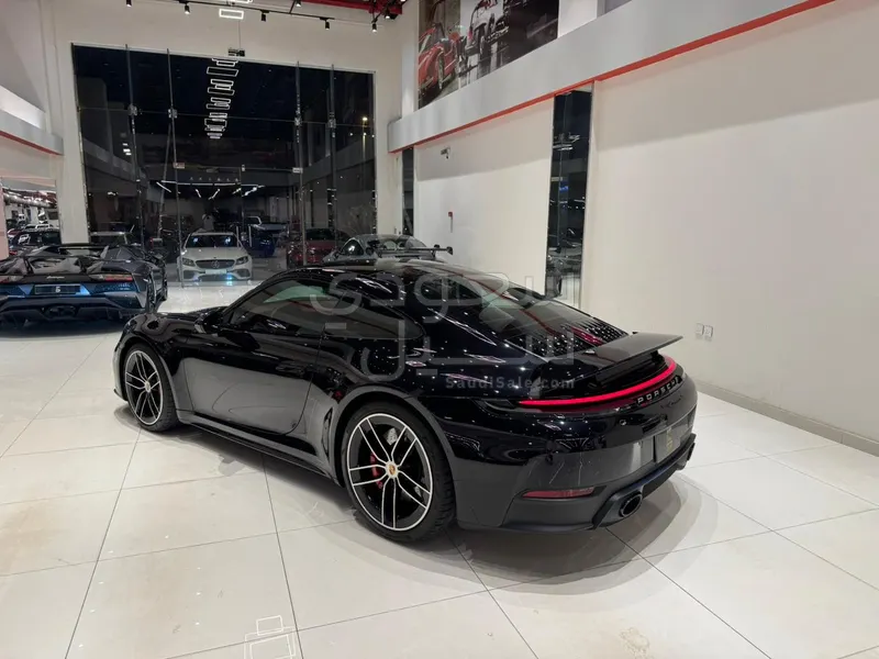 2026 بورش 911 كاريرا اس