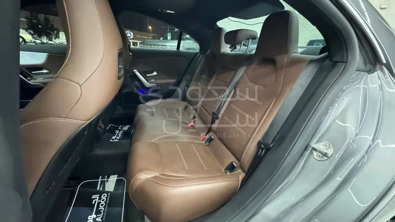 2021 مرسيدس - بنز سي إل أي 200