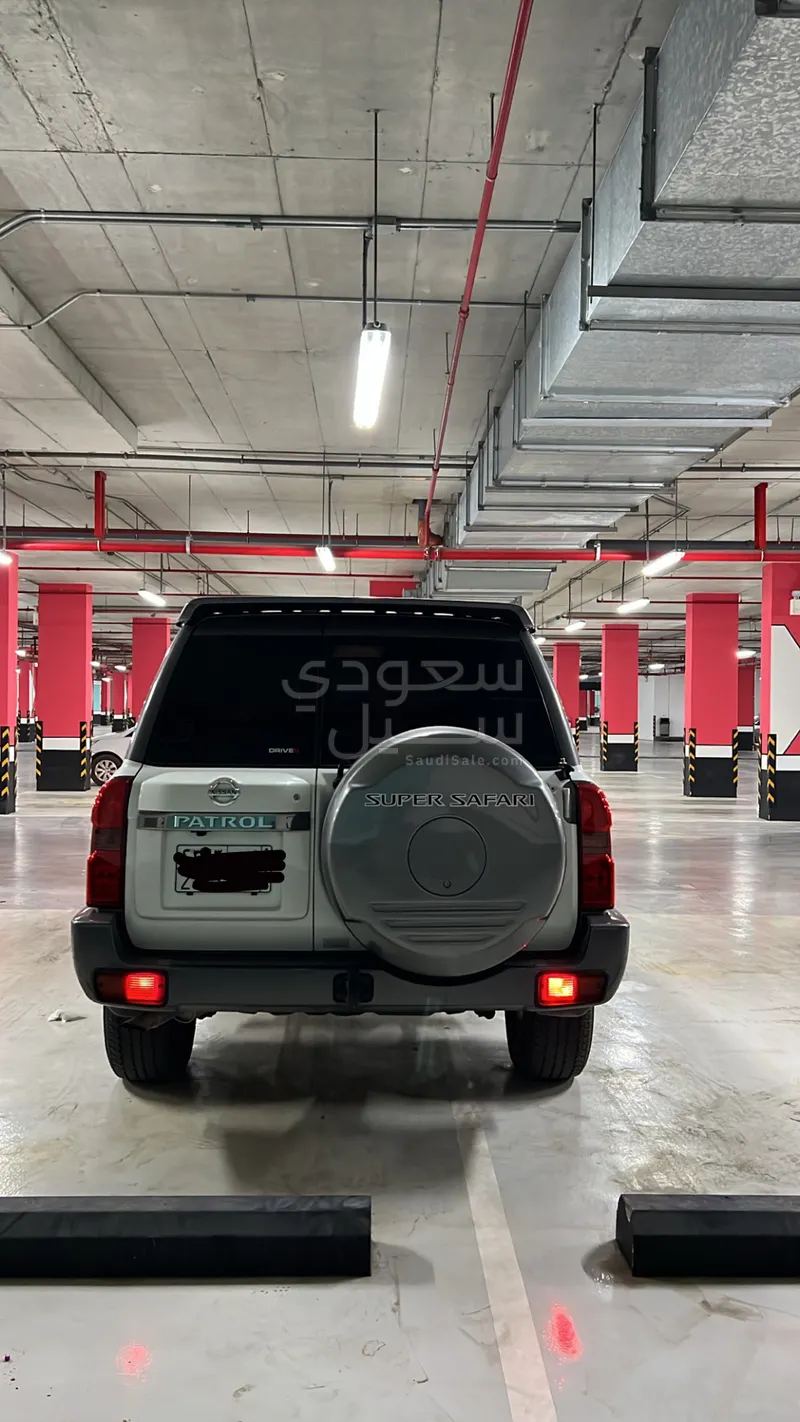 2015 نيسان باترول سوبر سفاري