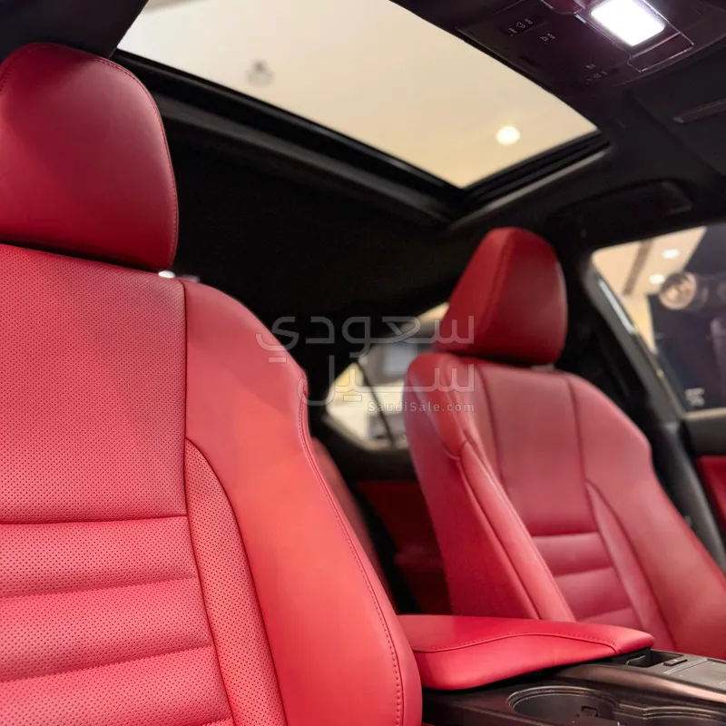 2024 لكزس آي إس 350 إف