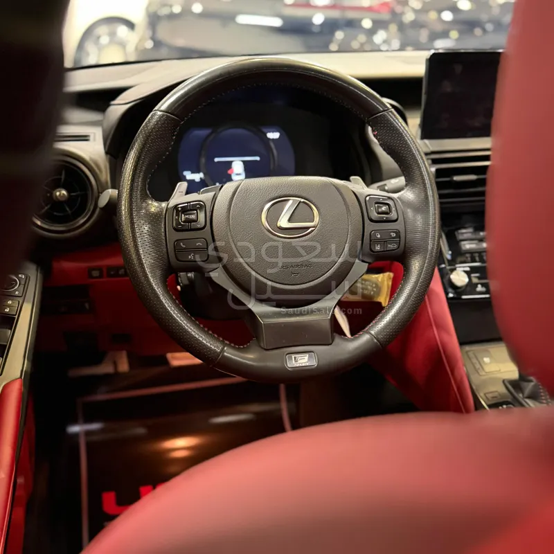 2024 لكزس آي إس 350 إف