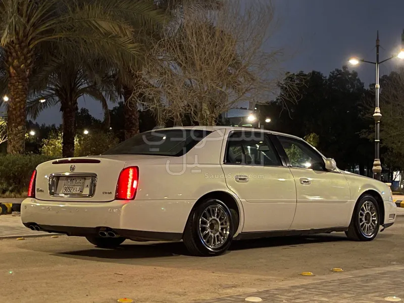 2005 كاديلاك ديفيل