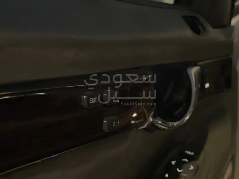 2005 كاديلاك ديفيل