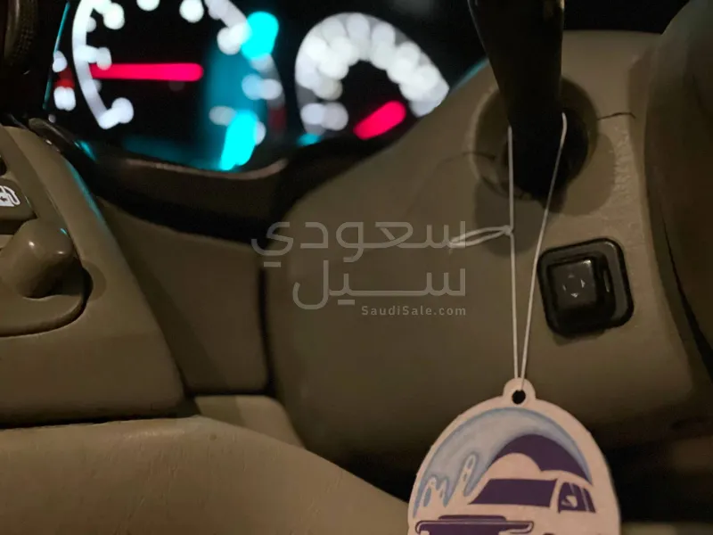 2005 كاديلاك ديفيل