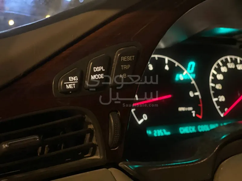 2005 كاديلاك ديفيل