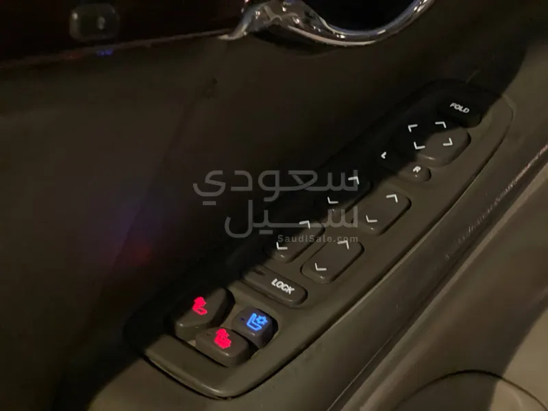 2005 كاديلاك ديفيل