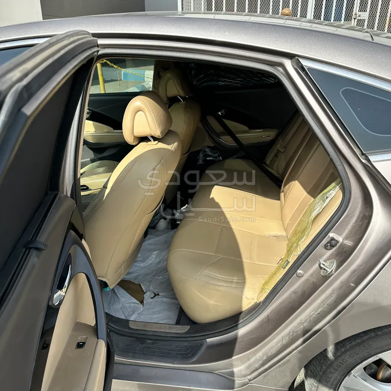 2014 هيونداي ازيرا كاليجرافي