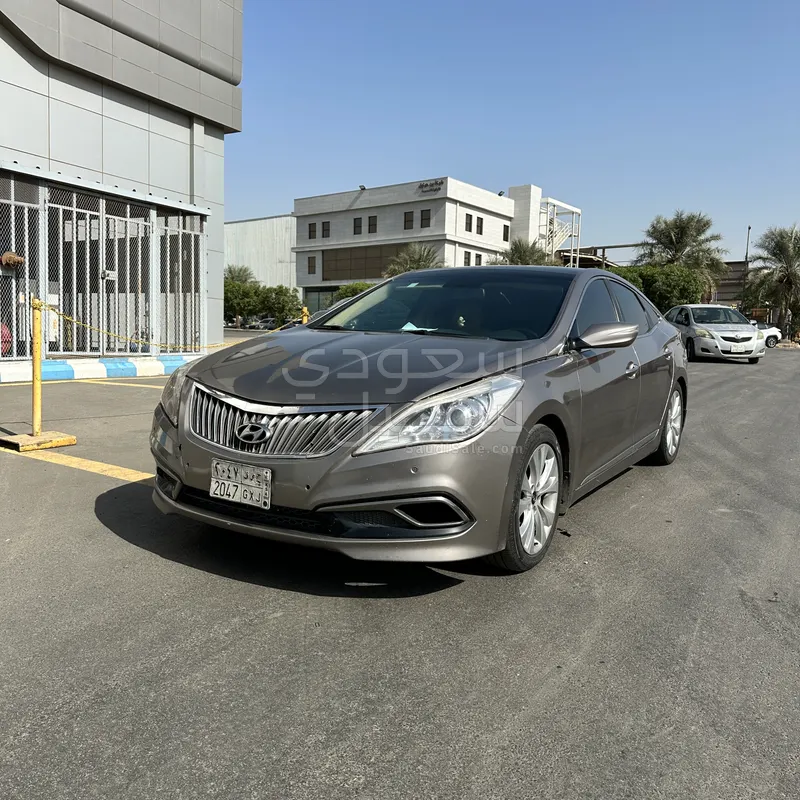 2014 هيونداي ازيرا كاليجرافي