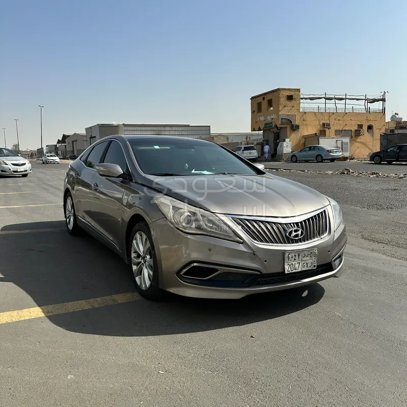 2014 هيونداي ازيرا كاليجرافي