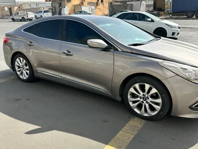 2014 هيونداي ازيرا كاليجرافي