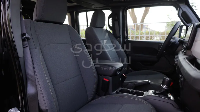 2025 جييب رانجلر سبورت بلس