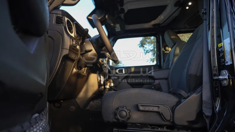 2025 جييب رانجلر سبورت بلس