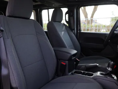 2025 جييب رانجلر سبورت بلس