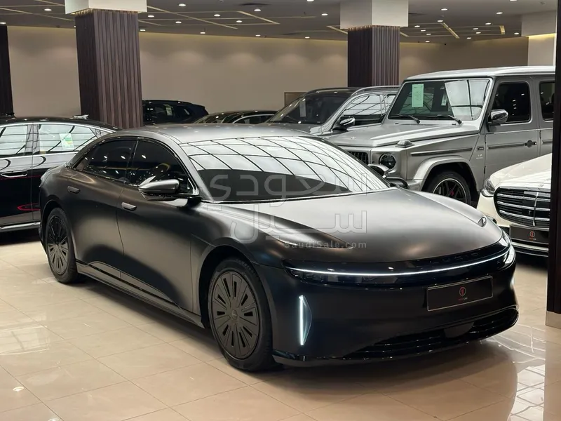 2025 لوسيد اير بيور