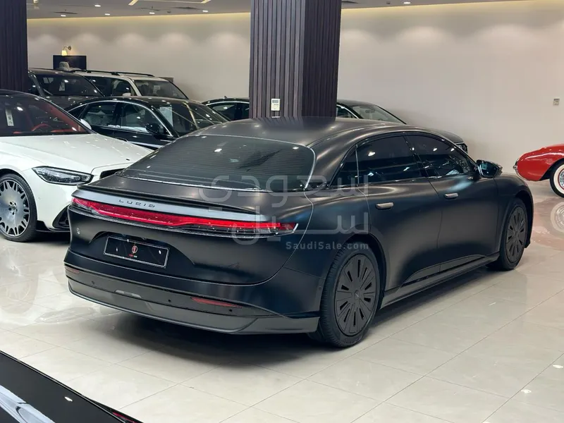 2025 لوسيد اير بيور