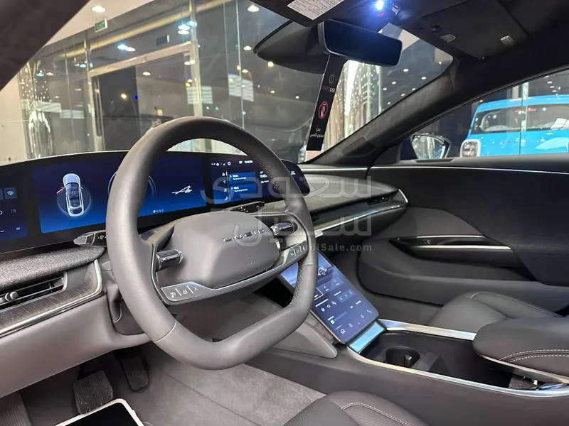 2025 لوسيد اير بيور