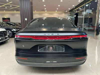 2025 لوسيد اير بيور