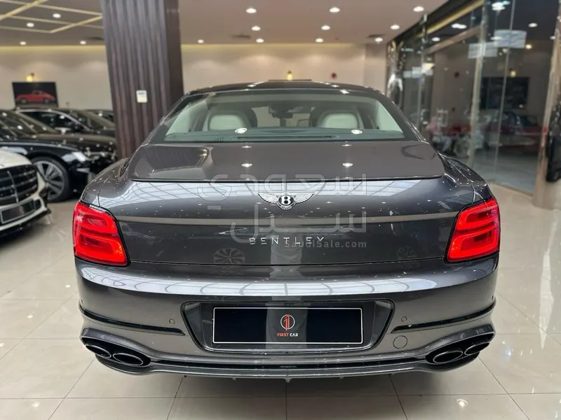 2022 بنتلي كونتيننتل فلاينج سبير
