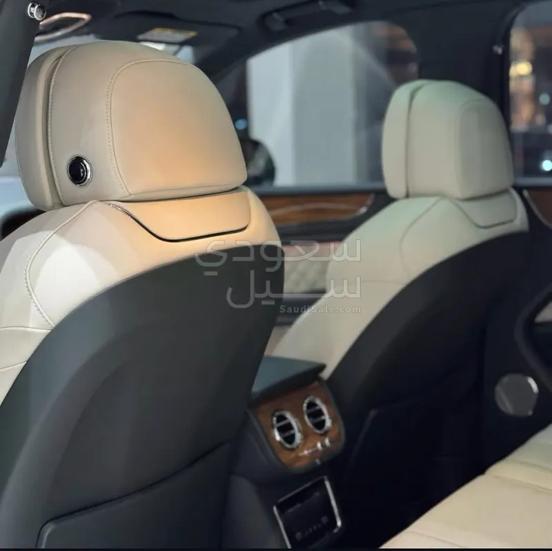 2021 بنتلي بنتايجا