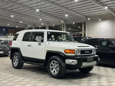 2022 تويوتا اف جي كروزر 1