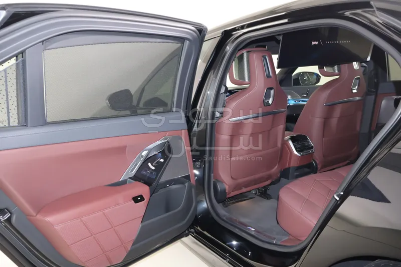 2024 بي ام دبليو الفئة السابعة 735أي