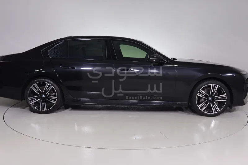 2024 بي ام دبليو الفئة السابعة 735أي